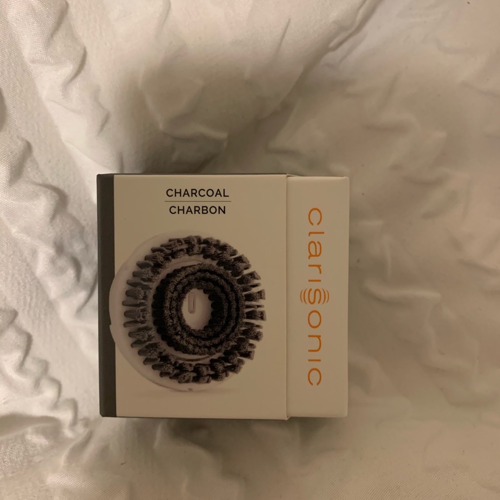 Charcoal detoxifying brush head